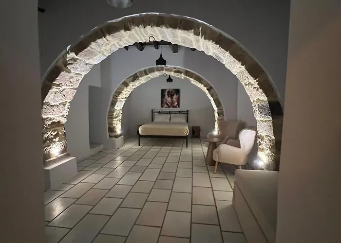 Katharsis - 15th C Venetian Palace - Naxos Old Town Iii Apartament *